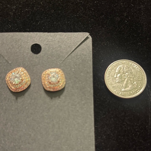 Elegant Gold-Tone & Clear Rhinestone Stud Earrings - Picture 1 of 4